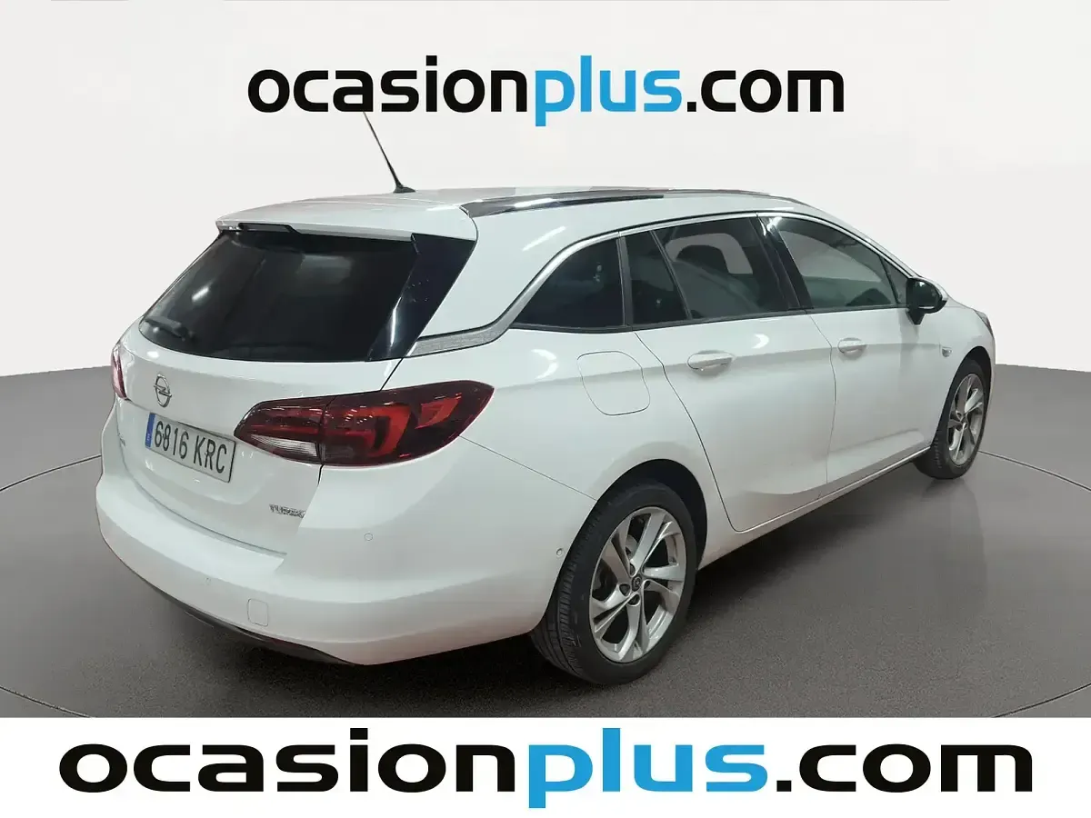 Usado Opel Astra Dynamic 125 CV (91 kW) 2018 Blanco Familiar
