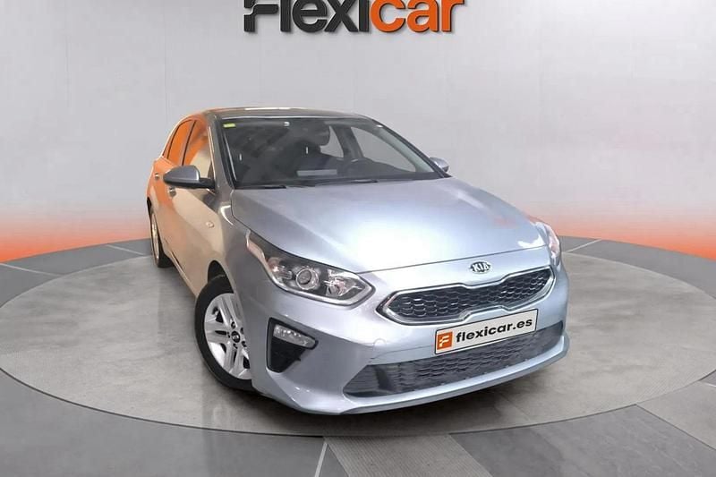 Gris Usado 2020 Kia Ceed Berlina | 12.790 € (Super precio) - Imagen 1/4