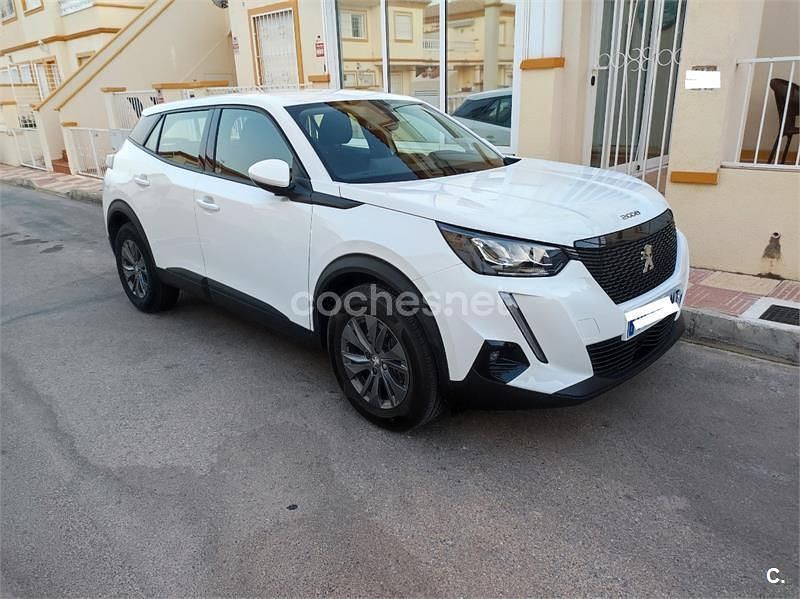 Usado Peugeot 2008 Active 110 CV (80 kW) 2021 Blanco SUV