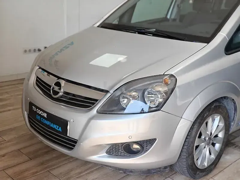 Usado Opel Zafira Family 110 CV (80 kW) 2014 Gris / plata Monovolumen
