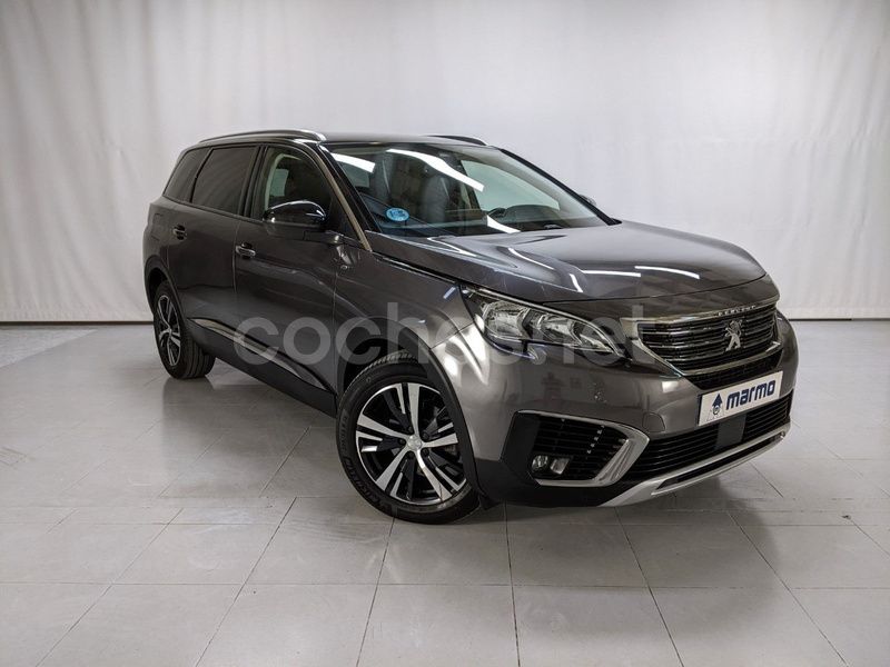 Gris / plata Usado 2020 Peugeot 5008 GT-line Monovolumen | 19.990 € (Precio justo) - Imagen 1/4