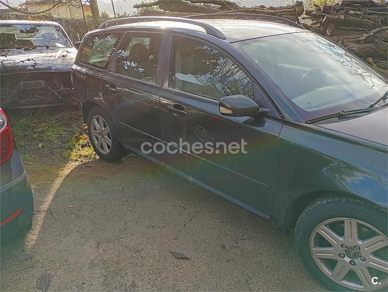 Usado Volvo V50 Momentum 136 CV (100 kW) 2005 Verde Familiar