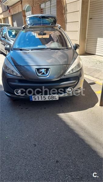 Usado Peugeot 207 95 CV (69 kW) 2009 Gris / plata Familiar