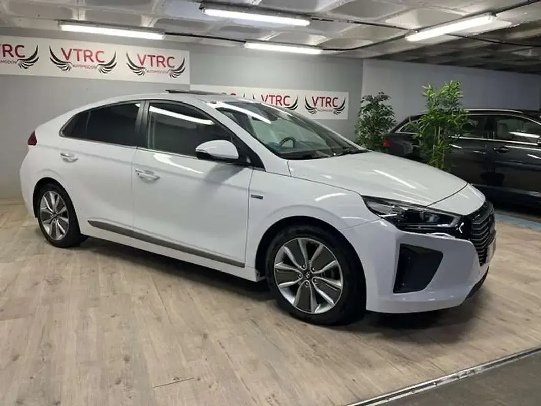 Usado Hyundai Ioniq 141 CV (103 kW) 2017 Blanco Utilitario