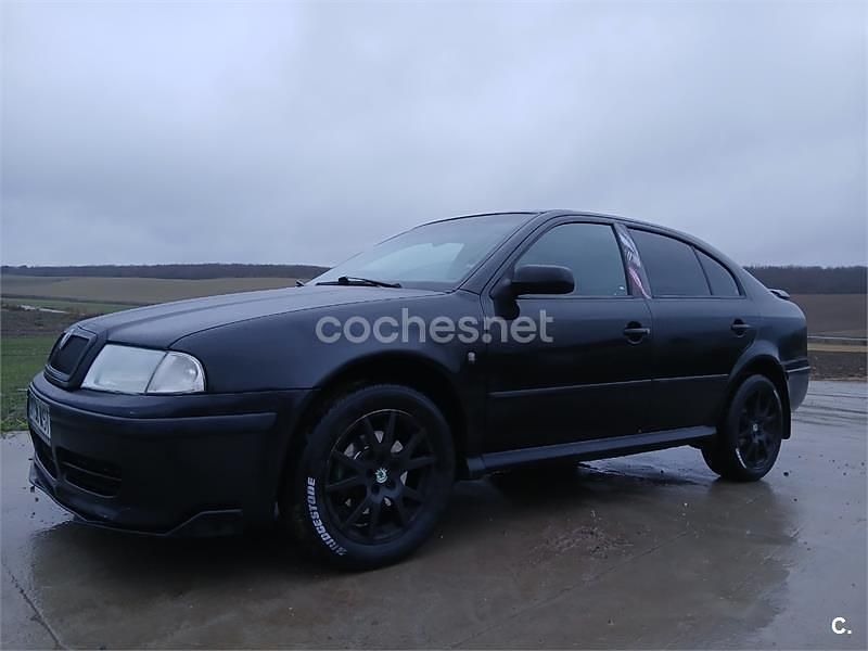 Negro Usado 2007 Skoda Octavia Tour Berlina | 2500 € (Buen precio) - Imagen 1/4
