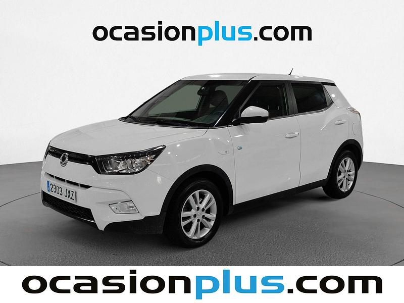 Blanco Usado 2017 Ssangyong (KGM) Tivoli SUV | 11.590 € - Imagen 1/4