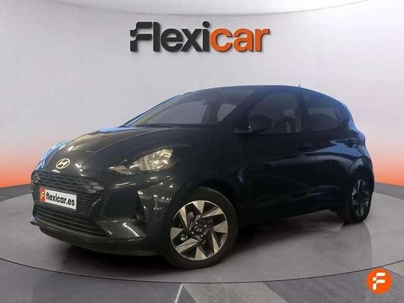Usado Hyundai i10 67 CV (49 kW) 2024 Verde Utilitario