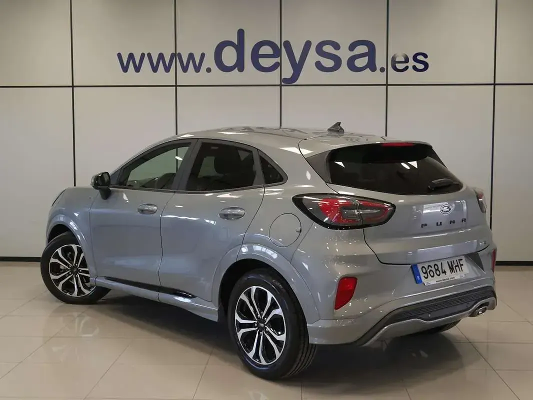 Usado Ford Puma ST-Line 125 CV (91 kW) 2023 Plateado SUV