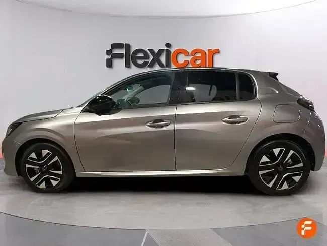 Usado Peugeot 208 Allure 100 CV (73 kW) 2025 Gris Utilitario