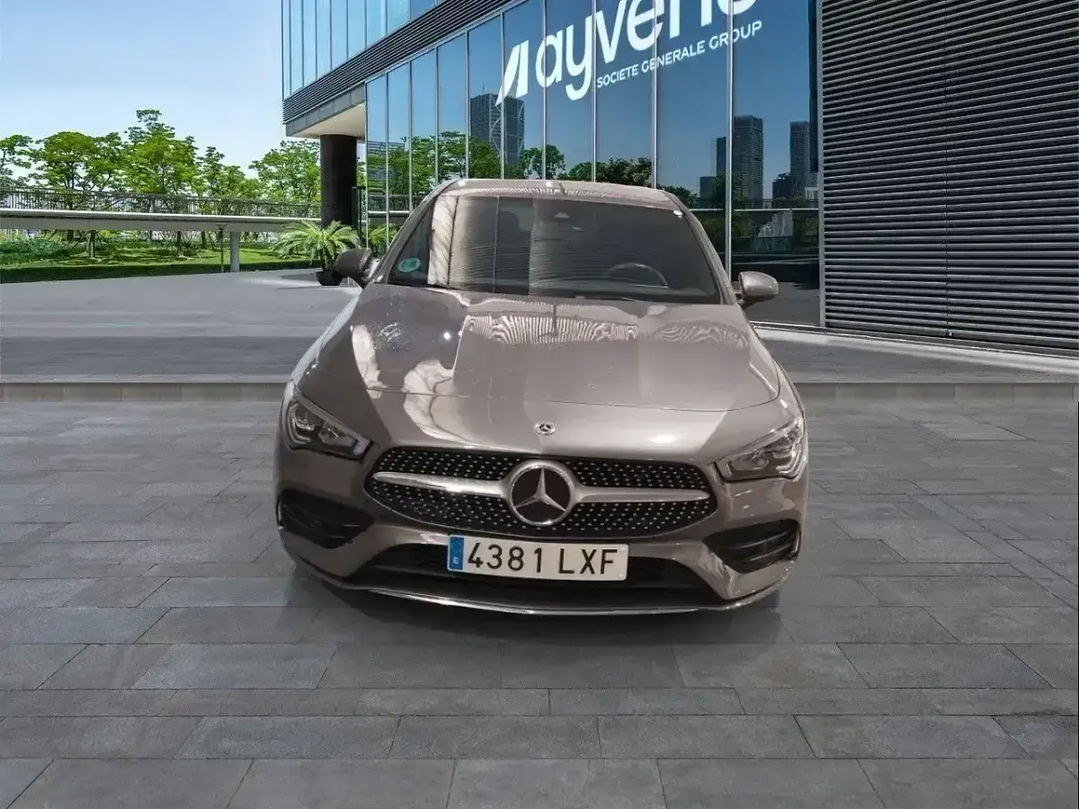 Usado Mercedes CLA200 163 CV (119 kW) 2022 Gris Berlina