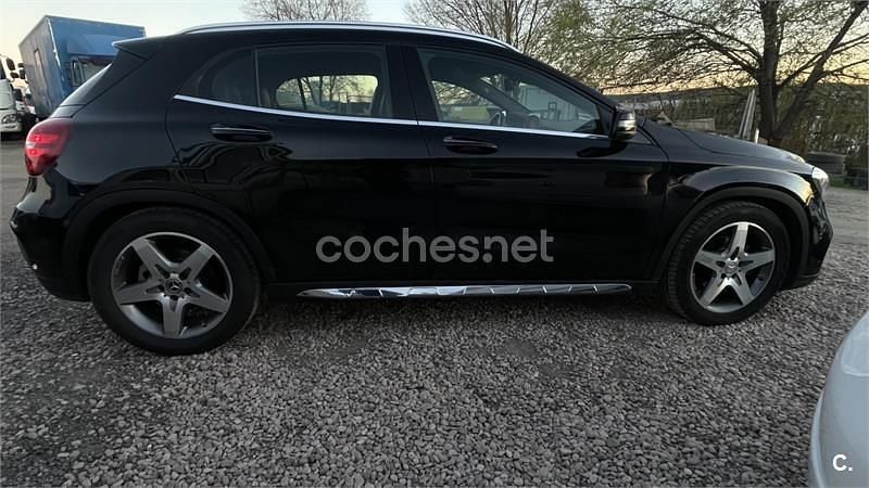 Usado Mercedes GLA200 136 CV (100 kW) 2017 Negro SUV