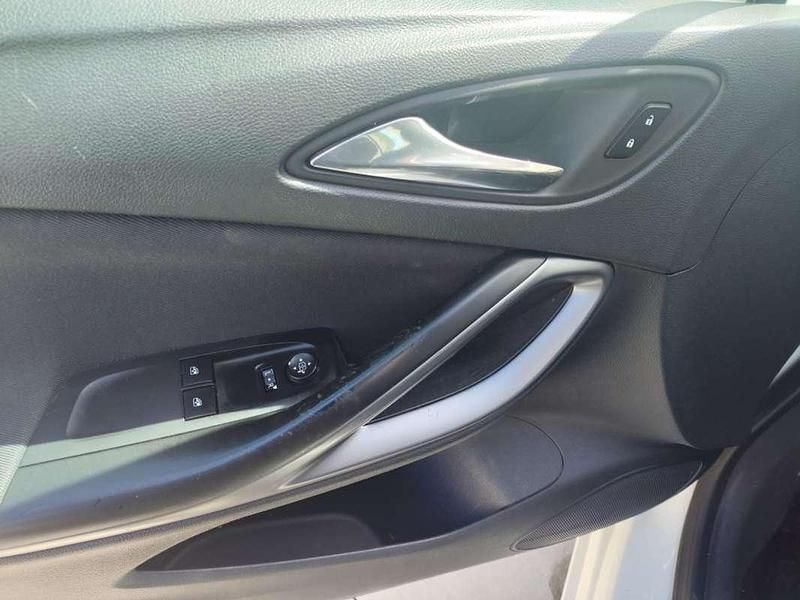 Usado Opel Astra Business 110 CV (80 kW) 2017 Blanco Utilitario