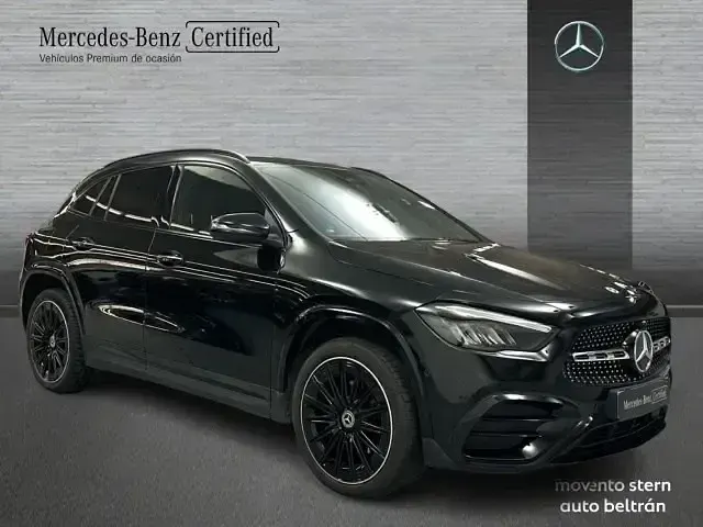 Usado Mercedes GLA250 AMG line 218 CV (160 kW) 2024 Negro SUV