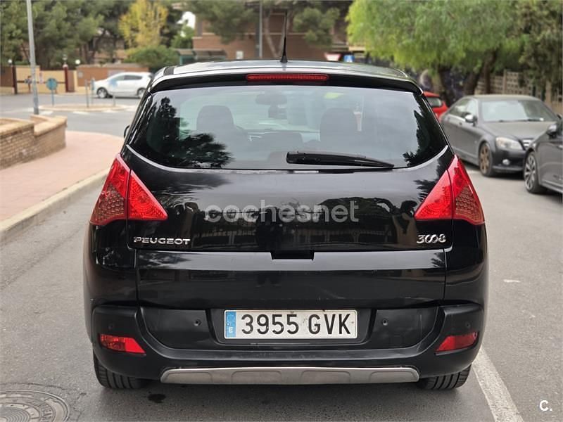 Usado Peugeot 3008 Sport 150 CV (110 kW) 2010 Negro Familiar