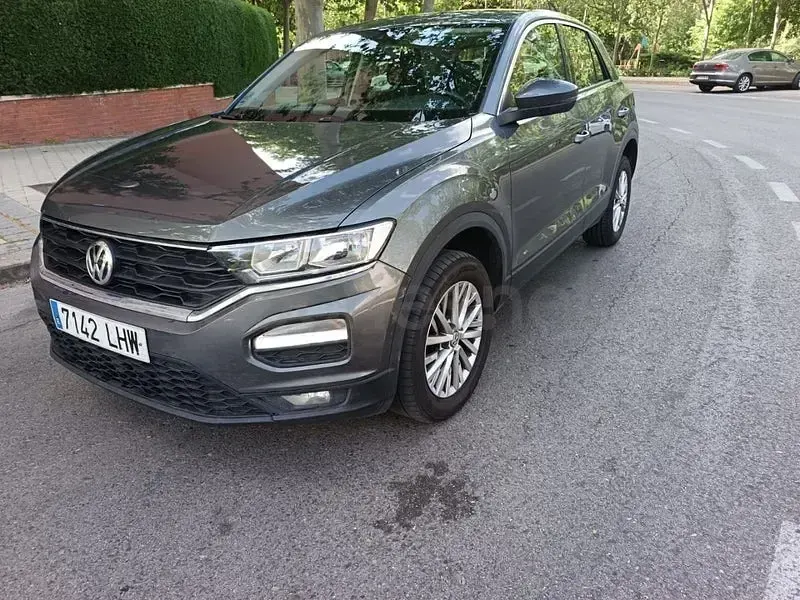 Usado VW T-Roc Edition 115 CV (84 kW) 2020 Gris / plata SUV