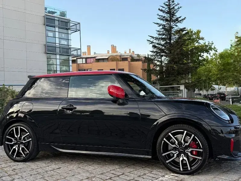 Usado Mini John Cooper Works 231 CV (169 kW) 2025 Negro Utilitario