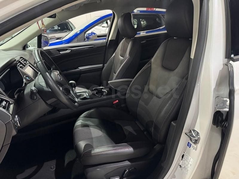 Usado Ford Mondeo ST-Line 150 CV (110 kW) 2018 Blanco Berlina