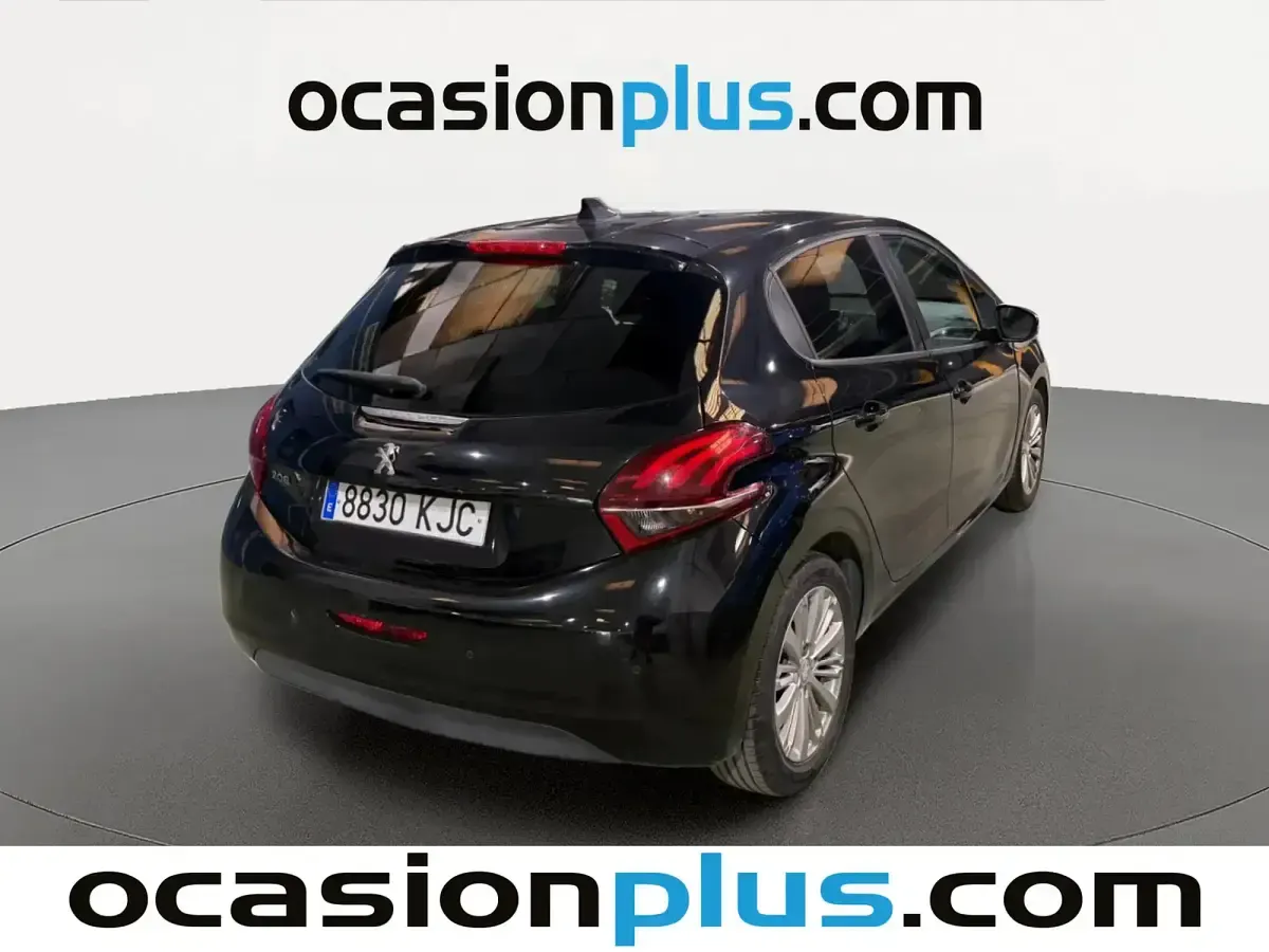 Usado Peugeot 208 Style 82 CV (60 kW) 2018 Negro Utilitario