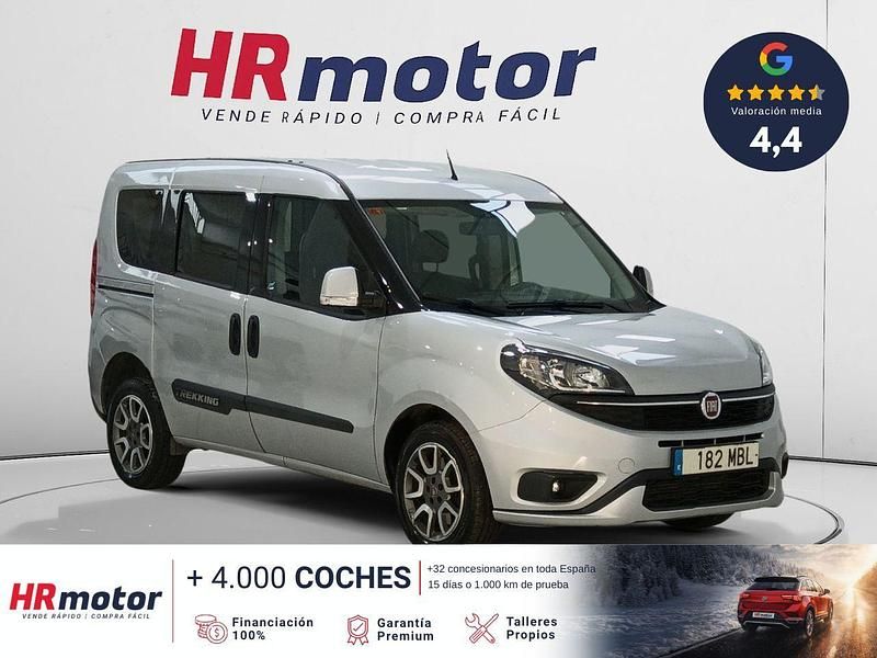 Usado Fiat Doblò Trekking 120 CV (88 kW) 2022 Gris Monovolumen