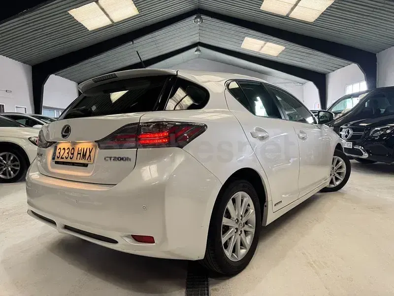 Usado Lexus CT200h 136 CV (100 kW) 2012 Blanco Berlina