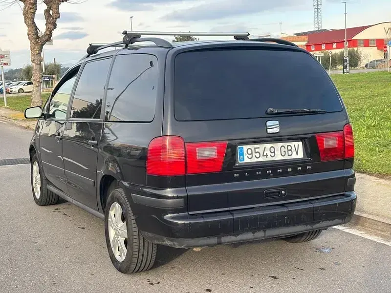 Usado Seat Alhambra Reference 140 CV (102 kW) 2008 Negro Monovolumen