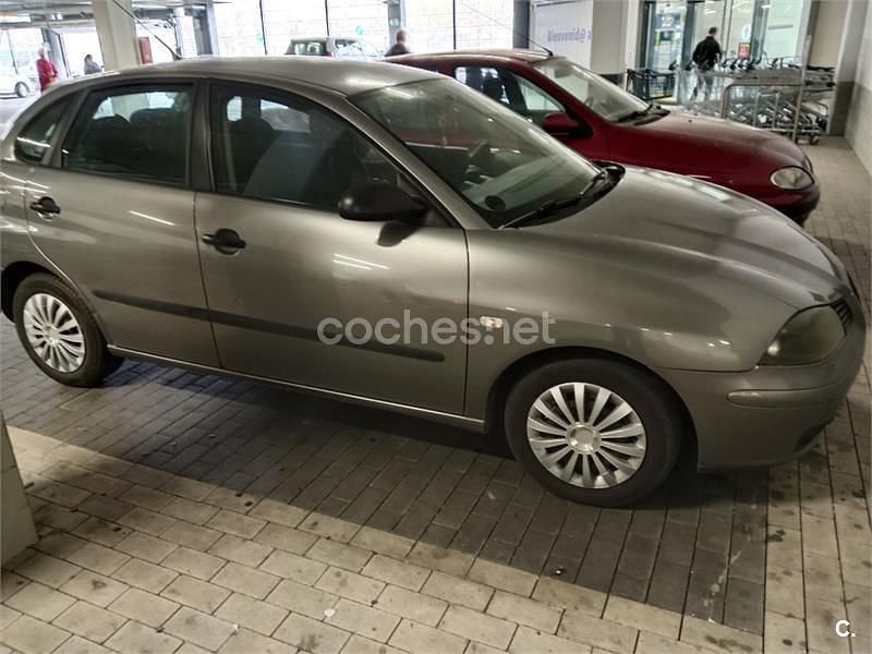 Brugt Seat Ibiza Stella 64 HK (47 kW) 2004 Grå Hatchback