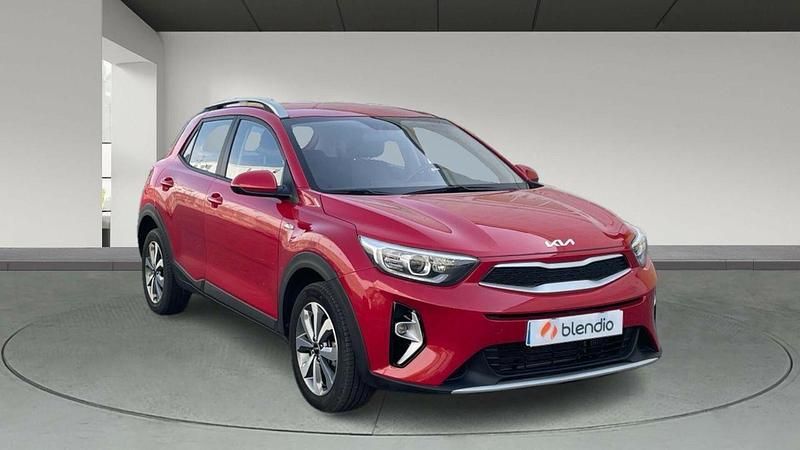 Usado Kia Stonic 100 CV (73 kW) 2024 Rojo SUV
