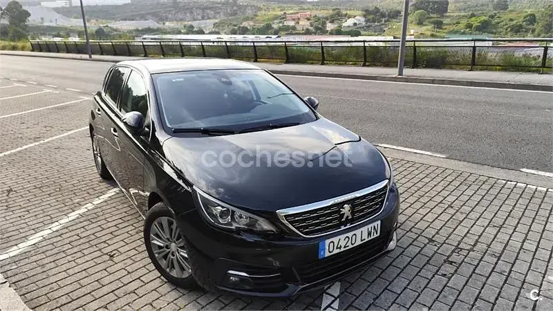 Usado Peugeot 308 Active 130 CV (95 kW) 2017 Negro Berlina