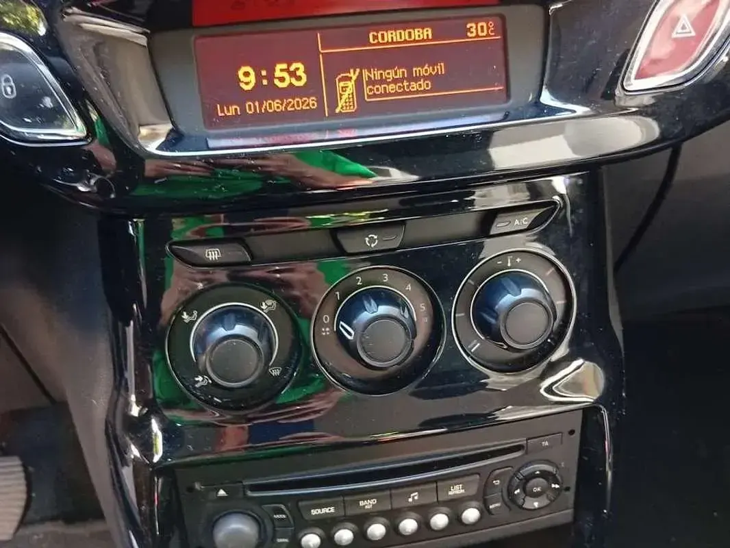 Usado Citroën C3 PureTech 68 CV (50 kW) 2014 Azul Utilitario