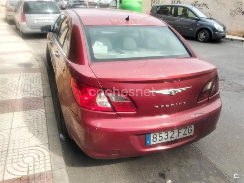 Usado Chrysler Sebring Limited 140 CV (102 kW) 2007 Rojo Berlina