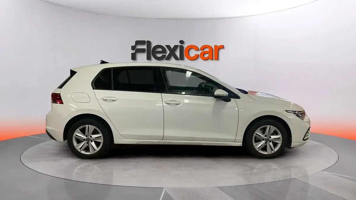 Usado VW Golf VIII 110 CV (80 kW) 2023 Blanco Berlina