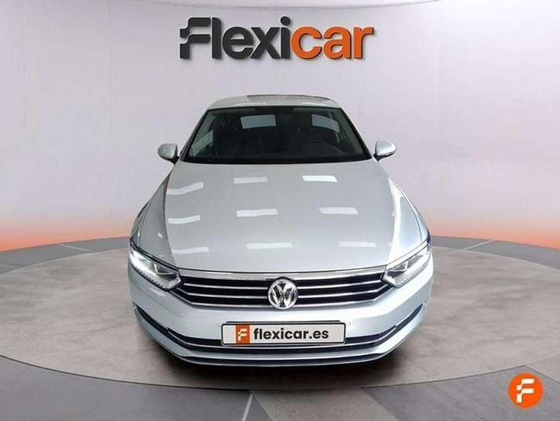 Usado VW Passat Advance 150 CV (110 kW) 2017 Gris Berlina