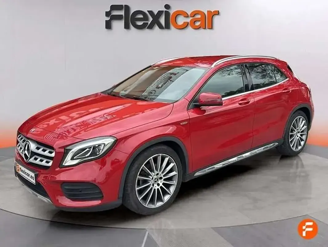 Käytetty Mercedes GLA180 136 HP (100 kW) 2020 Punainen Katumaasturi