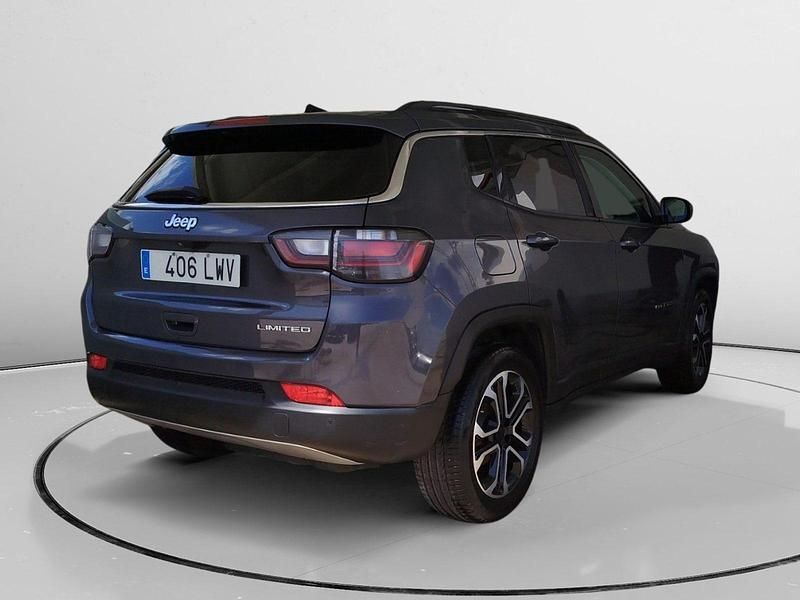 Usado Jeep Compass Limited 132 CV (97 kW) 2022 Gris SUV