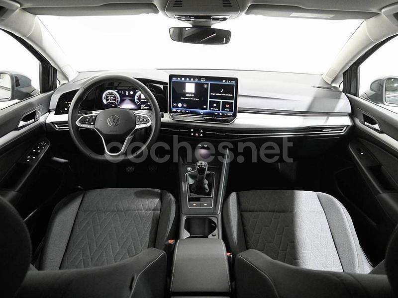 Usado VW Golf VIII 115 CV (84 kW) 2025 Gris / plata Berlina