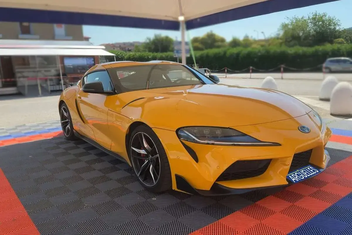 Usado Toyota Supra Premium 340 CV (250 kW) 2022 Amarillo Coupe