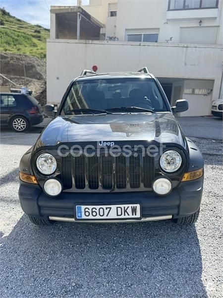 Usado Jeep Cherokee 163 CV (119 kW) 2005 Negro SUV