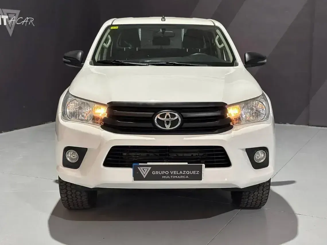 Używany Toyota HiLux 150 KM (110 kW) 2020 Biały Pickup