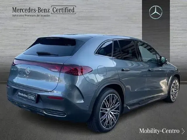 Usado Mercedes EQE350 214 kW (292 CV) 2023 Gris selenita