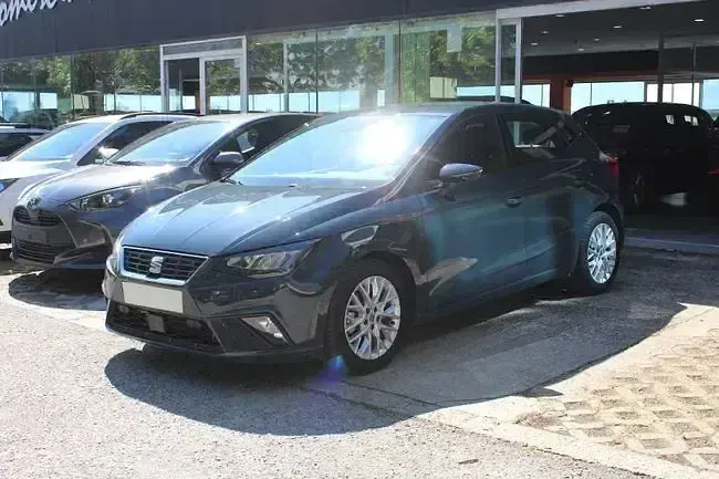 Usado Seat Ibiza FR 116 CV (85 kW) 2025 Gris Utilitario
