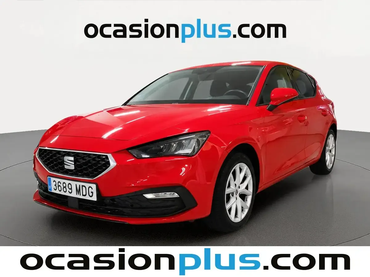 Usado Seat Leon Style 110 CV (80 kW) 2023 Rojo Utilitario