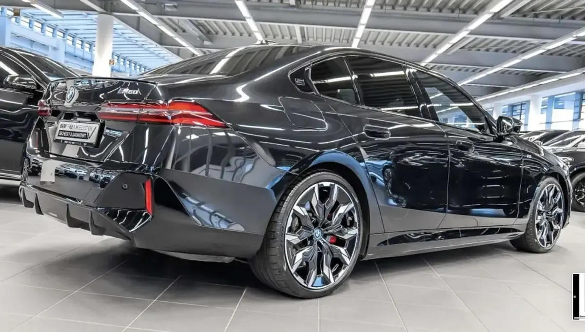 Usado BMW i5 M Sport 442 kW (601 CV) 2024 Negro Berlina