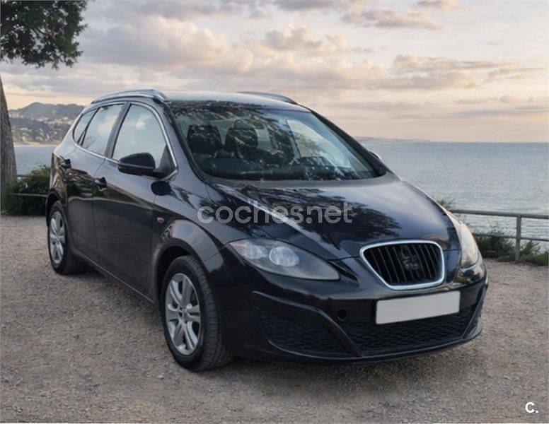 Usado Seat Altea XL Style 105 CV (77 kW) 2014 Negro Monovolumen