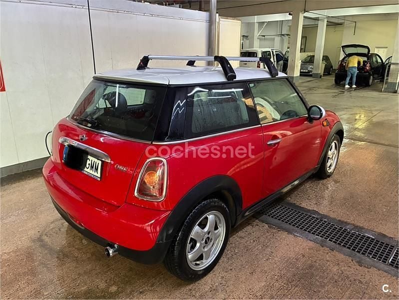 Usado Mini ONE 75 CV (55 kW) 2009 Rojo Utilitario