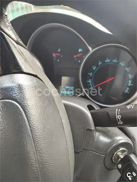 Usado Chevrolet Cruze LS 150 CV (110 kW) 2009 Rojo Berlina