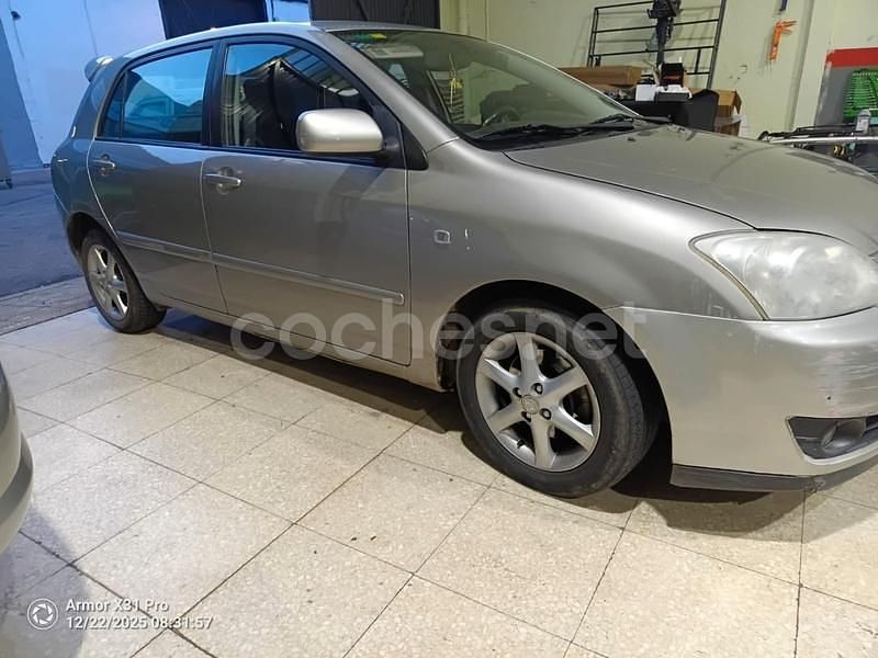 Usado Toyota Corolla Sol 116 CV (85 kW) 2005 Gris / plata Berlina
