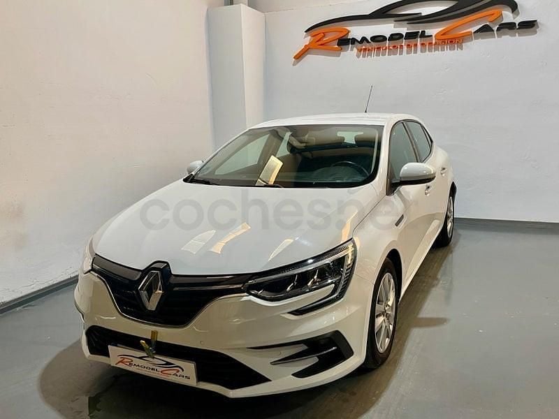 Usado Renault Mégane IV Business 115 CV (84 kW) 2021 Blanco Berlina