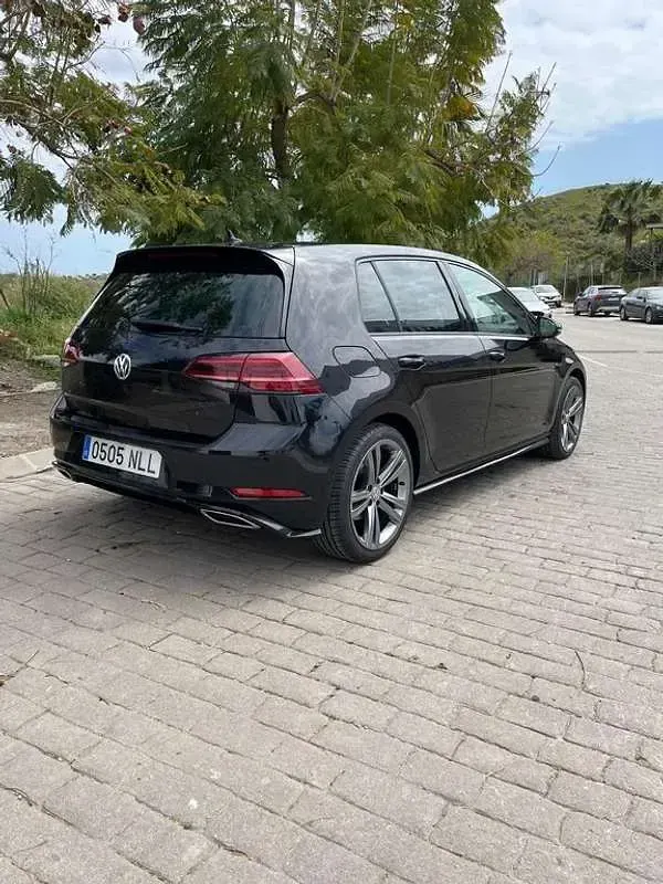 Usado VW Golf VII Sport 150 CV (110 kW) 2019 Negro Utilitario