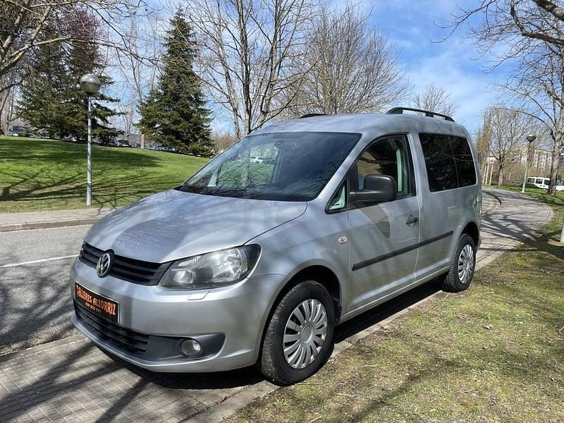 Usado VW Caddy Comfortline 102 CV (75 kW) 2011 Gris / plata Monovolumen
