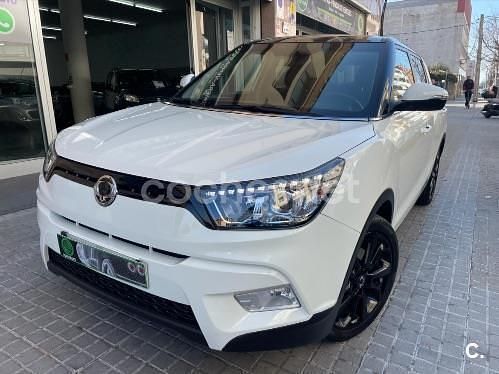 Blanco Usado 2015 Ssangyong (KGM) Tivoli Limited SUV | 10.700 € (Precio justo) - Imagen 1/4